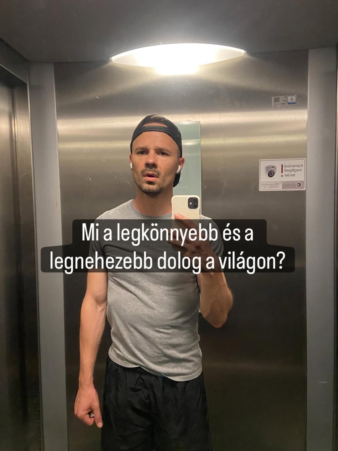 Sokáig azt gondoltam, hogy ha segíteni akarok másoknak, akkor a legjobb, amit tehetek, az az, hogy t