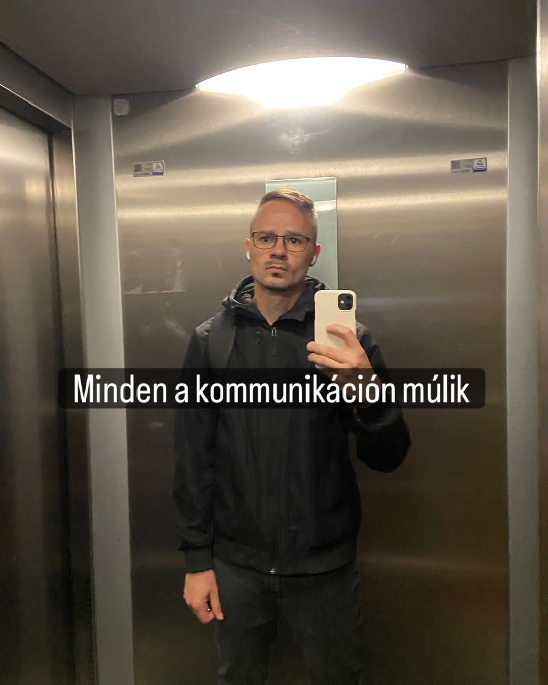 Szóval… a frizurám nem úgy sikerült, ahogy elképzeltem.

És ez teljesen az én hibám: nem tudtam pont