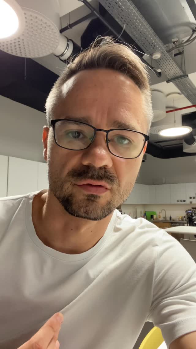 Egy landoló oldal felépítése 3 alapvető pillérre épül, amit Russell Brunson könyvéből tanultam.

	1.